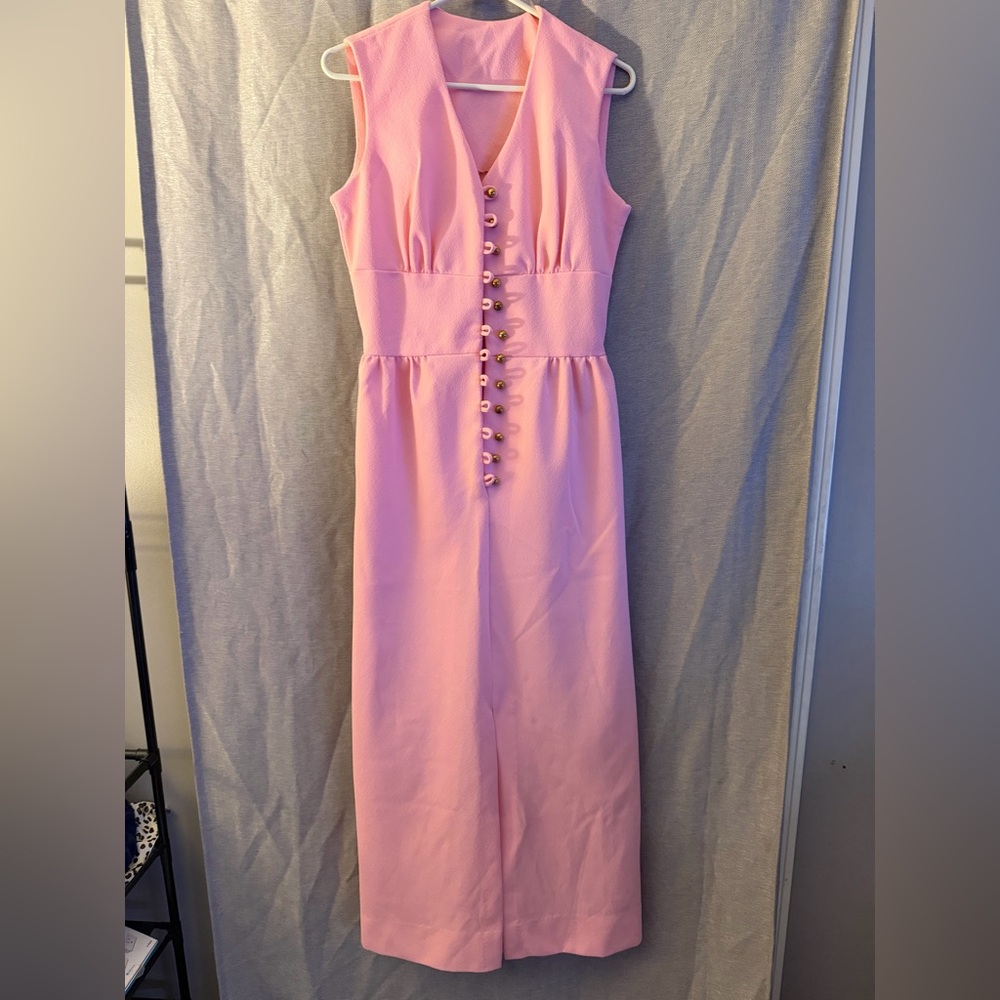 Sleeveless Pink Maxi Dress with Button-Front Detail